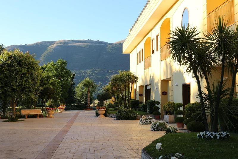 Elia Hotel Buccino Esterno foto